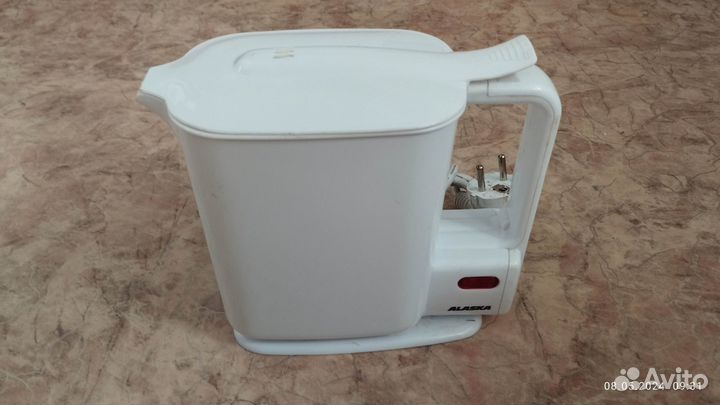 Чайник электрический Alaska WK 1010. 1 л