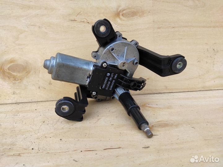 Мотор стеклоочистителя задний на Opel Astra J