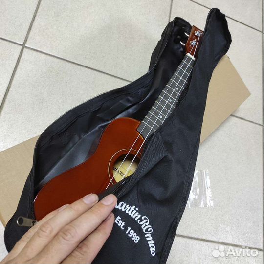 Укулеле сопрано новая с чехлом