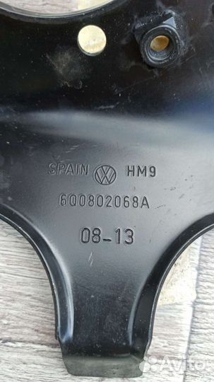 Кранштейн правый двигателя VW polo