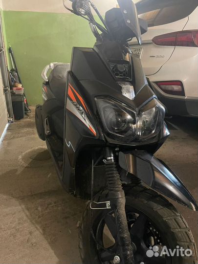 Скутер Wizard BWS