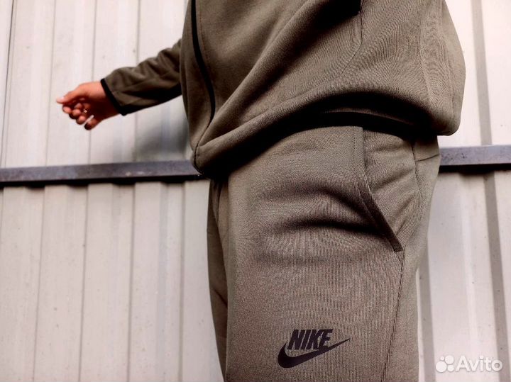 Спортивные костюмы Nike Tech Fleece