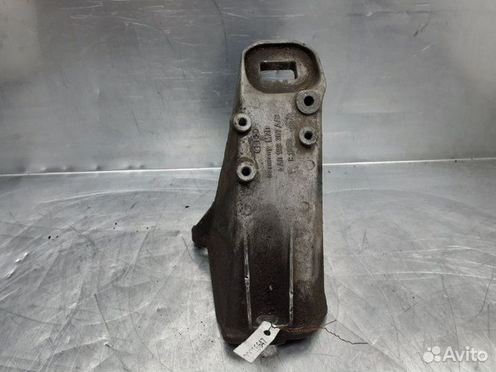 Кронштейн двигателя левый Audi 100 C4 1991-1994