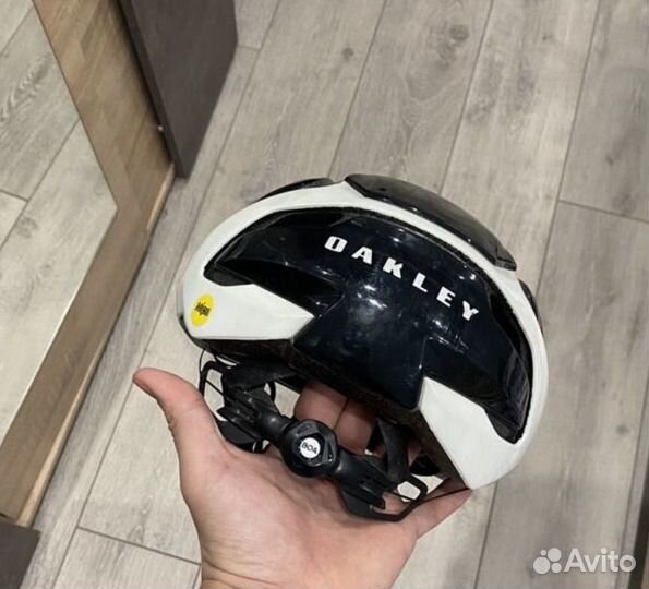 Oakley ARO5 mips. Размер М(54-58см). Оригинал