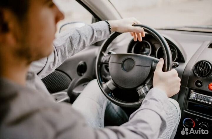 Водитель Drivee на личном авто такси