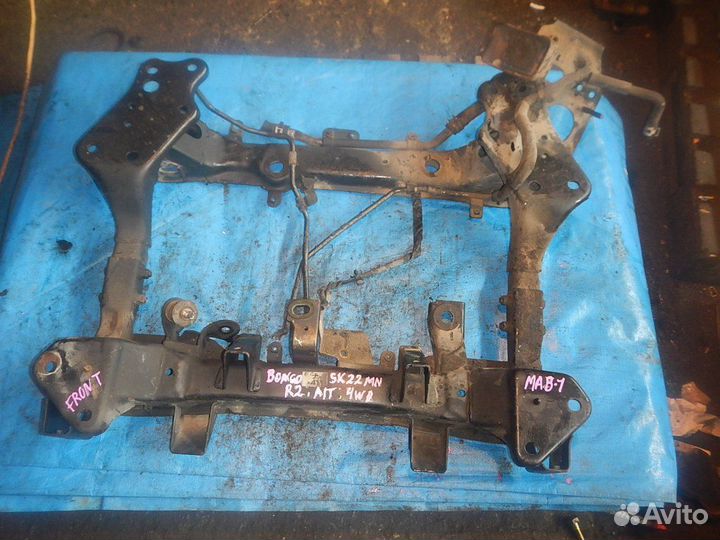 Балка mazda bongo SK22V R2 4WD Передний контрактна