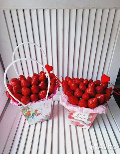 Букеты из клубники