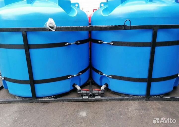 Емкость пластиковая в обрешетке