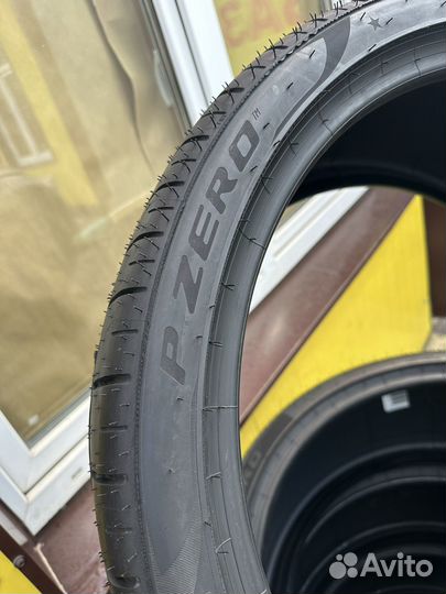 Pirelli P Zero PZ4 315/30 R23 и 275/35 R23 111Y