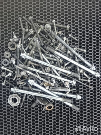 Kawasaki ZL750, GPZ750R, GPZ900R Болты двигателя