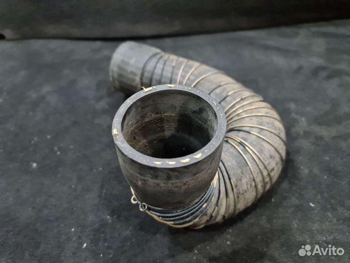 Патрубок интеркуллера правый Mercedes W202 M111