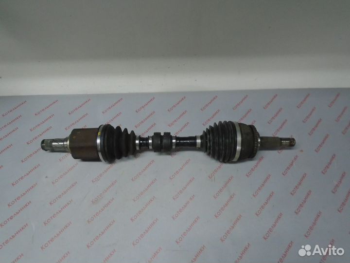 Nissan 39101-AV611 Вал приводной левый