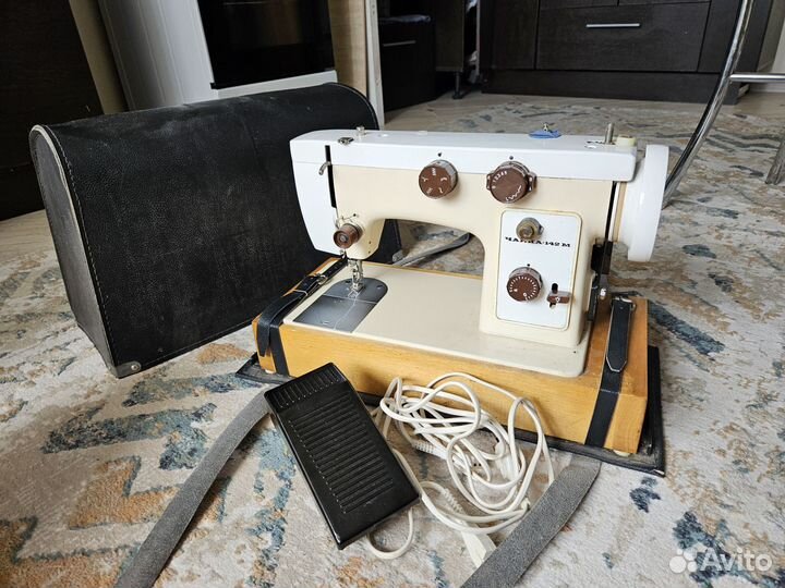 Швейная машина Чайка