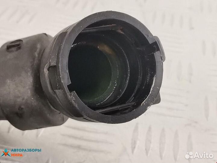 Патрубок радиатора Volkswagen Passat B5 2000