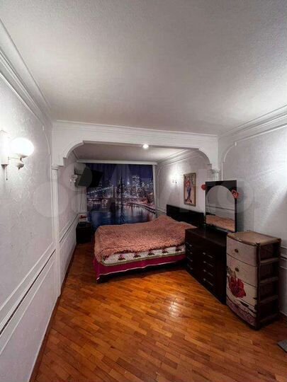 4-к. квартира, 93 м², 3/5 эт.