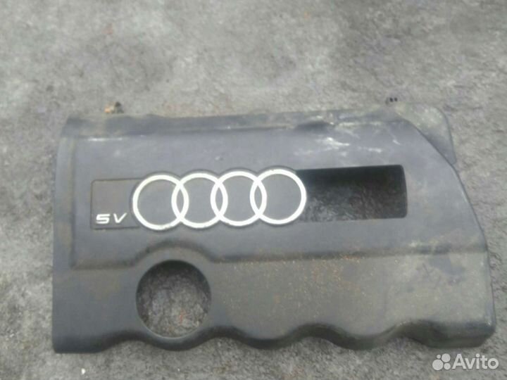 Накладка декоративная двигателя Audi