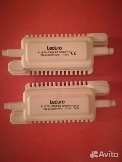 Светодиодная лампа Leduro LED 9W. Силовые розетки