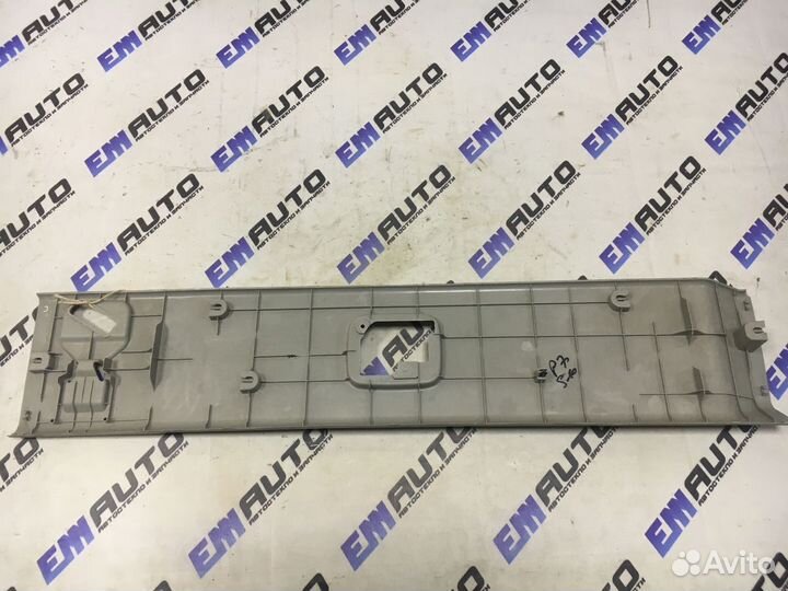 Накладка багажника Инфинити QX56