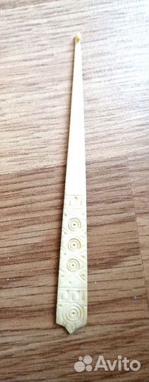 Крючок костяной, спицы, булавки большие