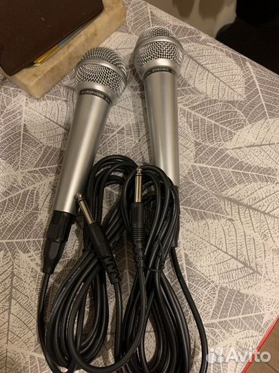 Микрофон для караоке проводной