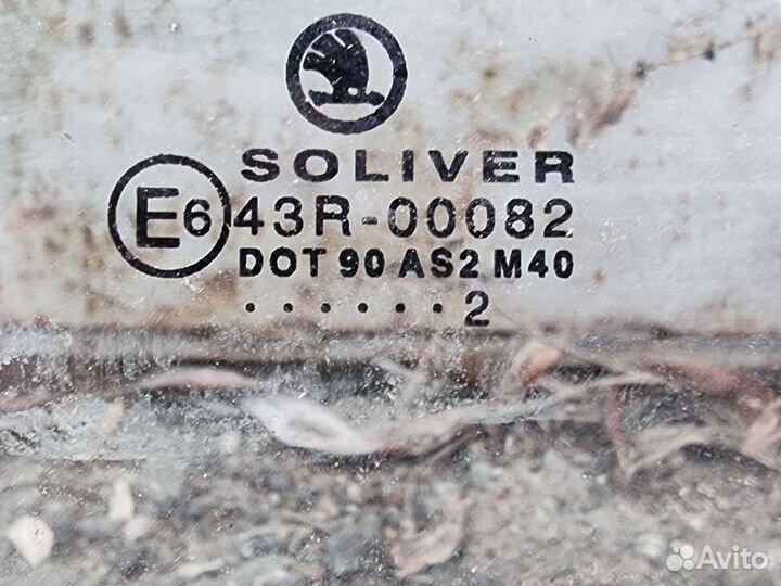 Стекло передней левой двери Шкода Суперб