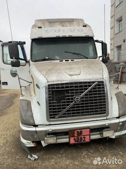 Volvo VNL 670, 2003