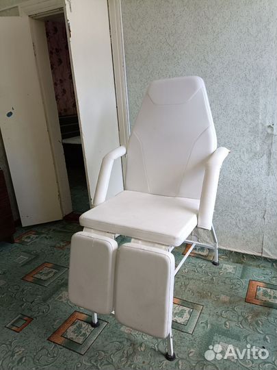 Кровать, стол, кресло- кушетка