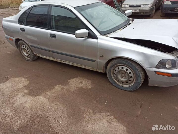Разбор volvo s40 1,6л мт 2000г