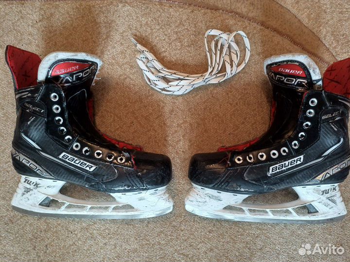 Коньки хоккейные bauer select