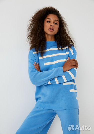 Трикотажный костюм с брюками, размер 42-44