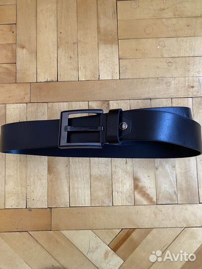Мужской кожаный ремень черный