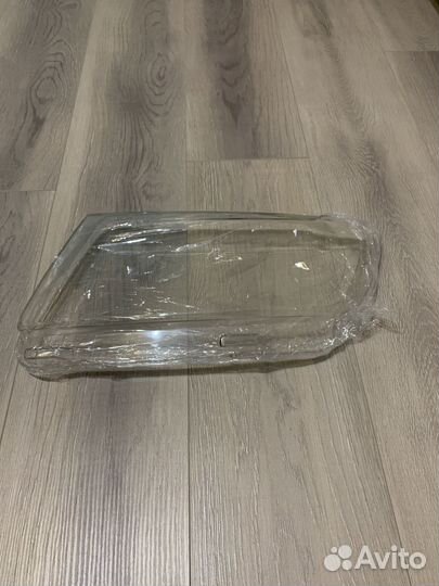 Стекло фары jeep grand cherokee WK2 2012