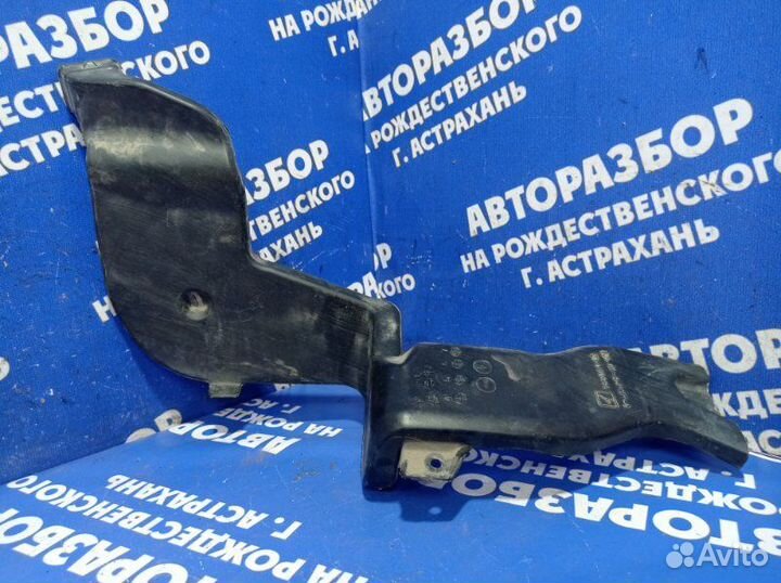 Воздуховод Mitsubishi Outlander Xl кроссовер 2008