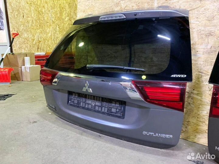 Mitsubishi Outlander 3 крышка багажника