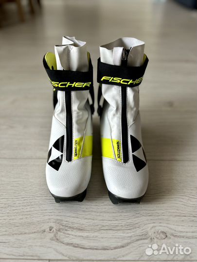 Лыжные ботинки