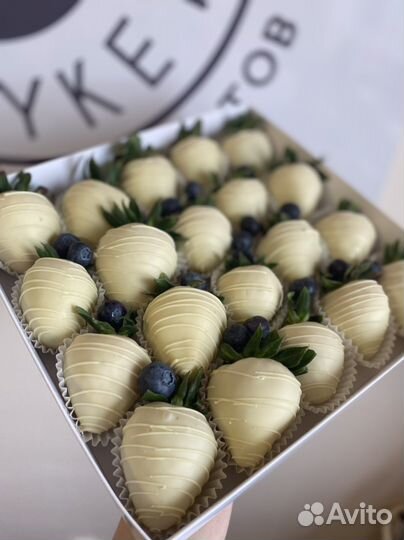 Клубника в шоколаде в подарок в Нахабино