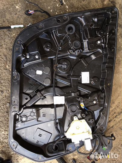 Стеклоподъёмники дверей Mercedes W205