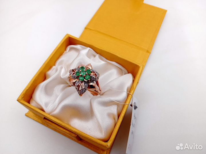 Объёмное кольцо с изумрудами, золото 585