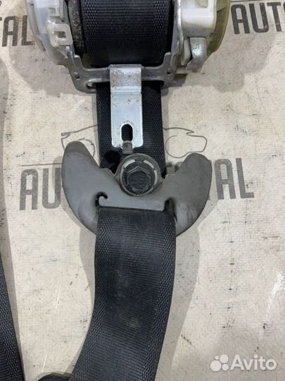 Ремень безопасности с пиропатроном передний правый