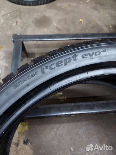 Hankook Winter I'Cept Evo 3 W330 245/35 R21 96W