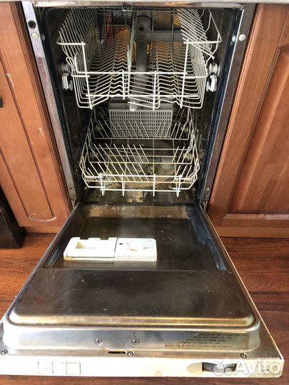 Продам посудомоечную машину