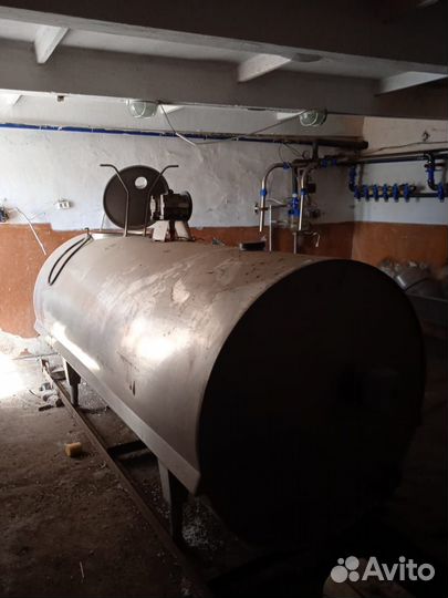 Охладитель молока 3000 литров