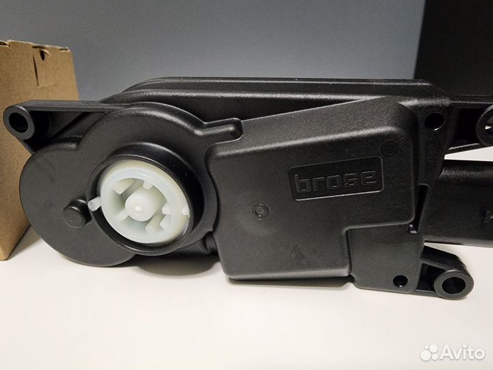 Моторчик верхних жалюзи BMW G30 G32 G11 оригинал