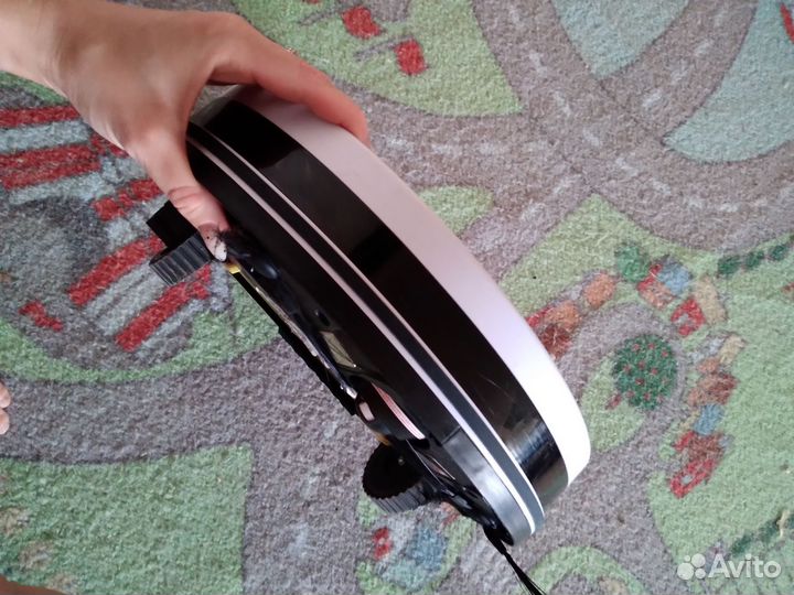 Робот пылесос Поларис