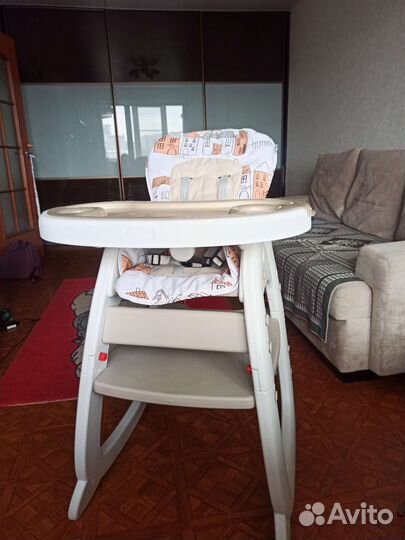 Детский стульчик для кормления