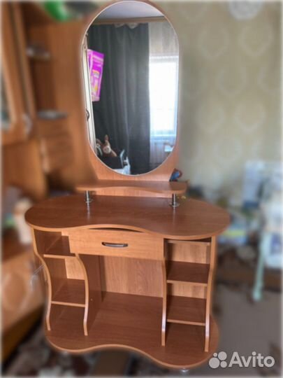Тумба с зеркалом