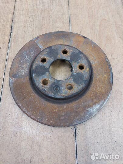 Тормозной диск передний правый Opel Astra J Z16XER