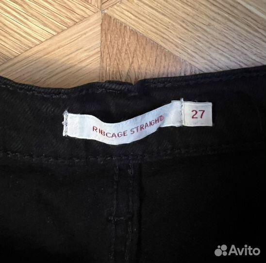 Джинсы Levis женские