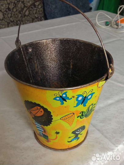 Журналы Крокодил, машинка мет. ведёрко жесть СССР