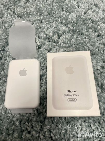 Power bank для iPhone